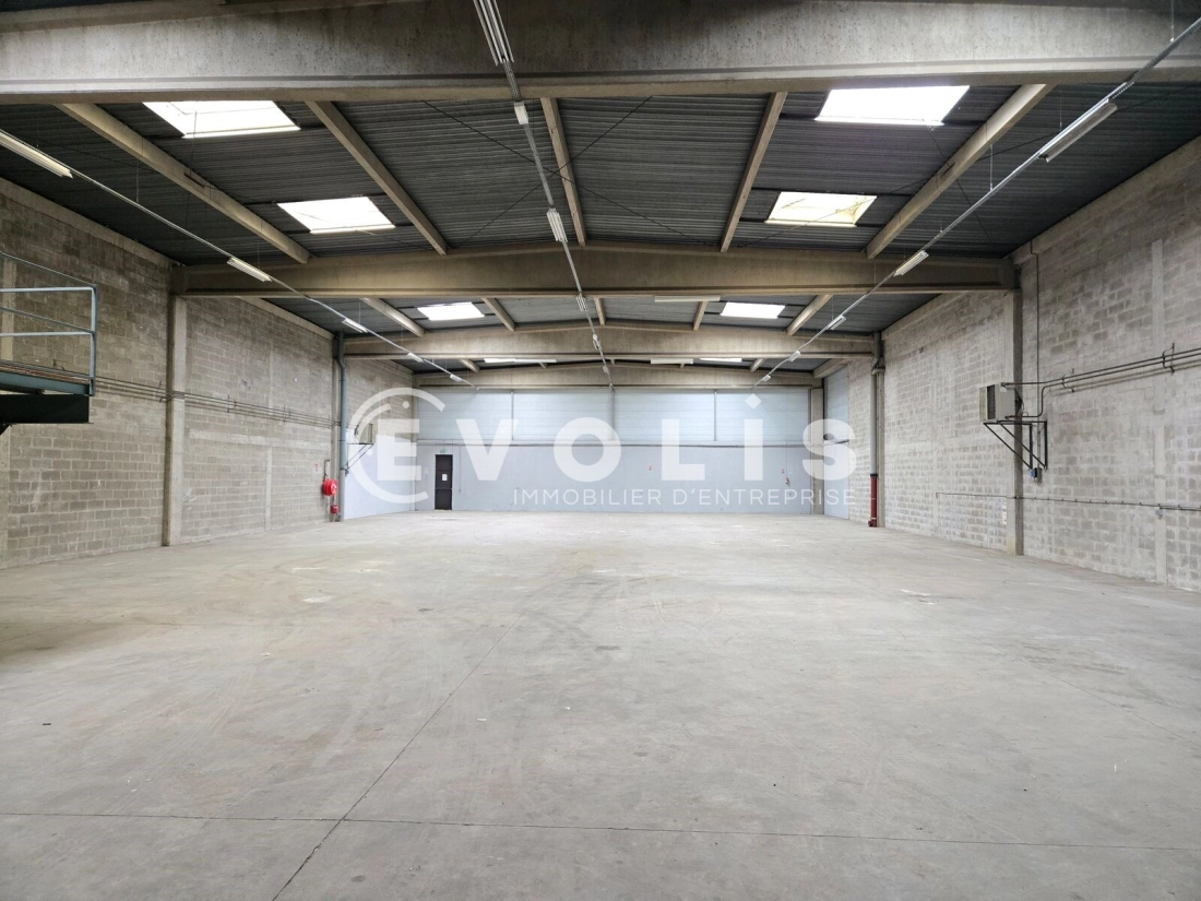 Photo 3 – location Entrepôts / activités	L'HAY LES ROSES (94240)