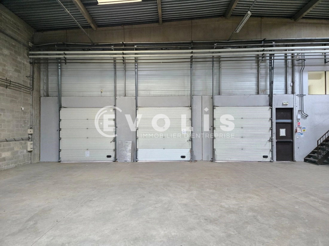 Photo 4 – location Entrepôts / activités	L'HAY LES ROSES (94240)