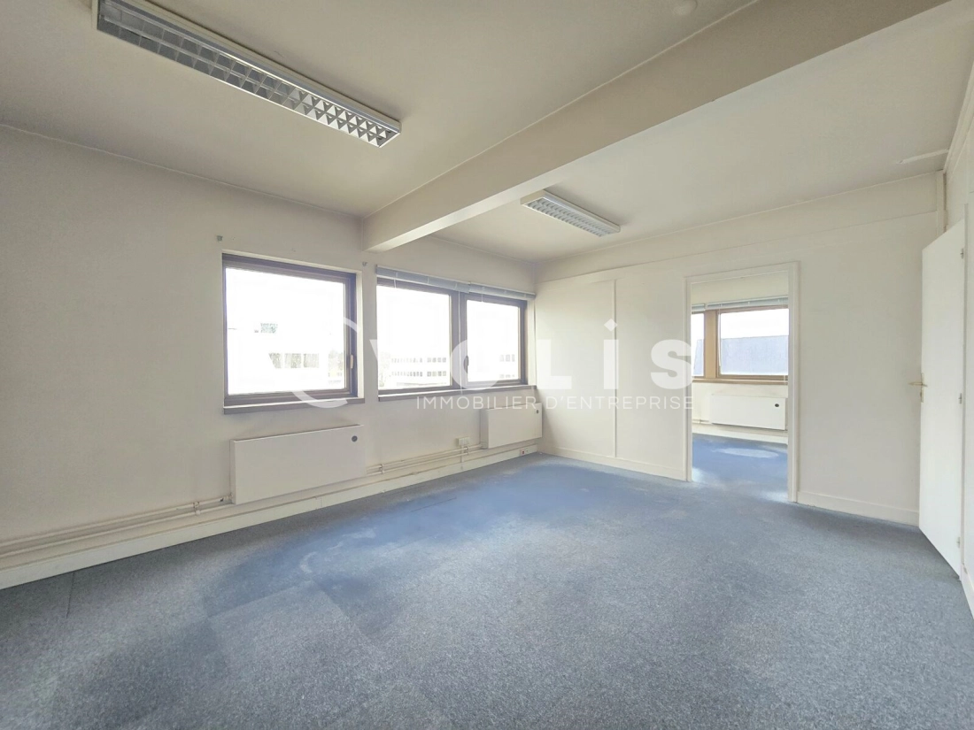 Photo 8 – location Entrepôts / activités	L'HAY LES ROSES (94240)