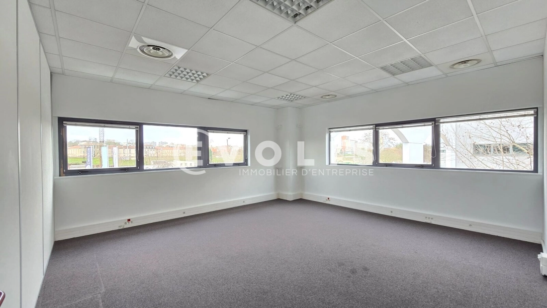 Photo 9 – location Entrepôts / activités	IVRY SUR SEINE (94200)