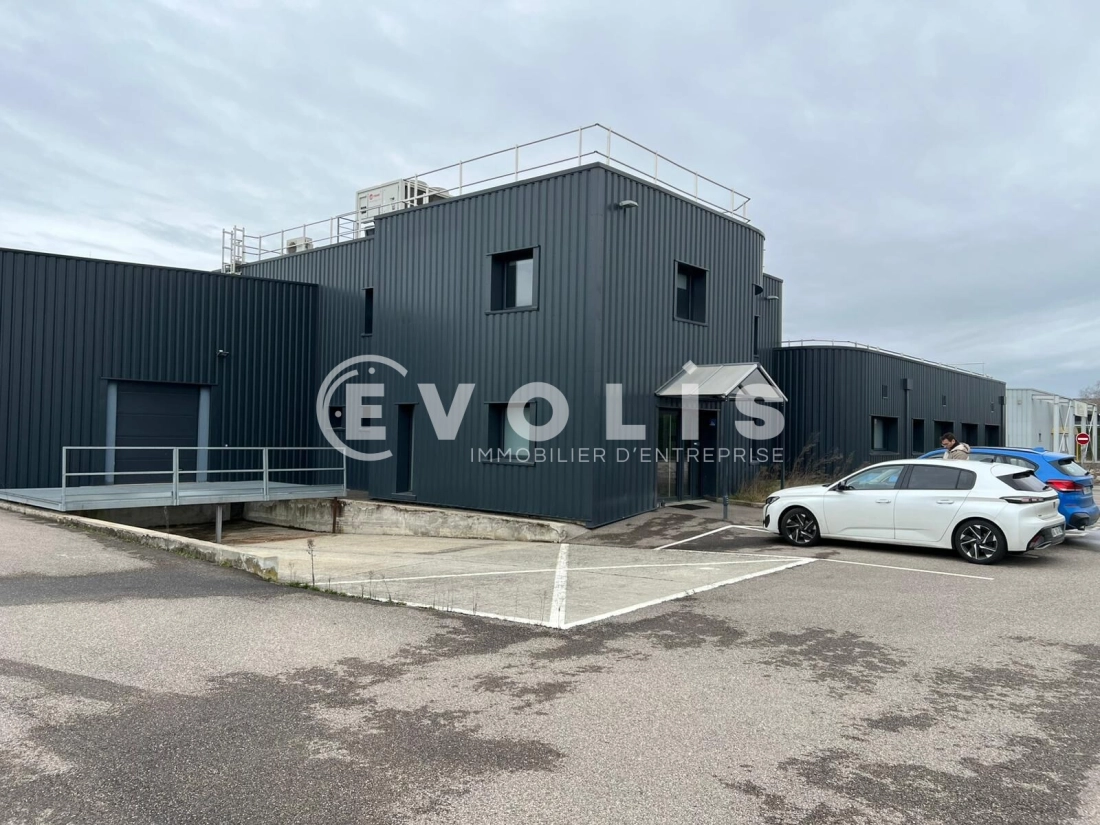 Photo 6 – vente Entrepôts / activités	SAINT ANDRE DE CORCY (01390)