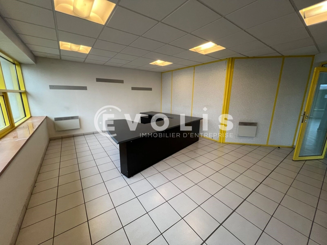 Photo 10 – location Entrepôts / activités	REYRIEUX (01600)