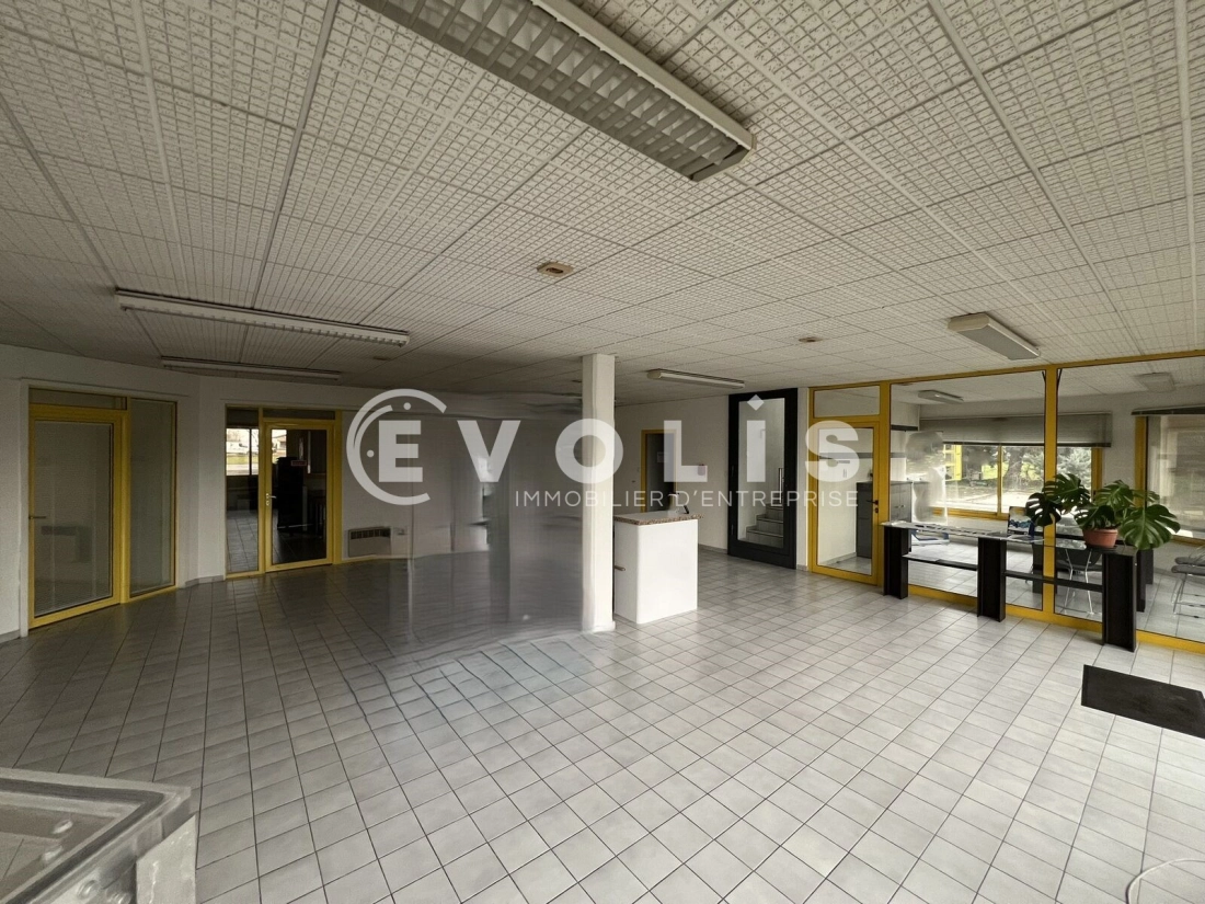 Photo 11 – location Entrepôts / activités	REYRIEUX (01600)