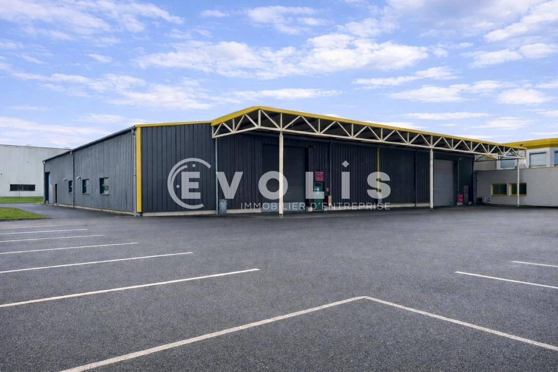 Photo 3 – location Entrepôts / activités	REYRIEUX (01600)