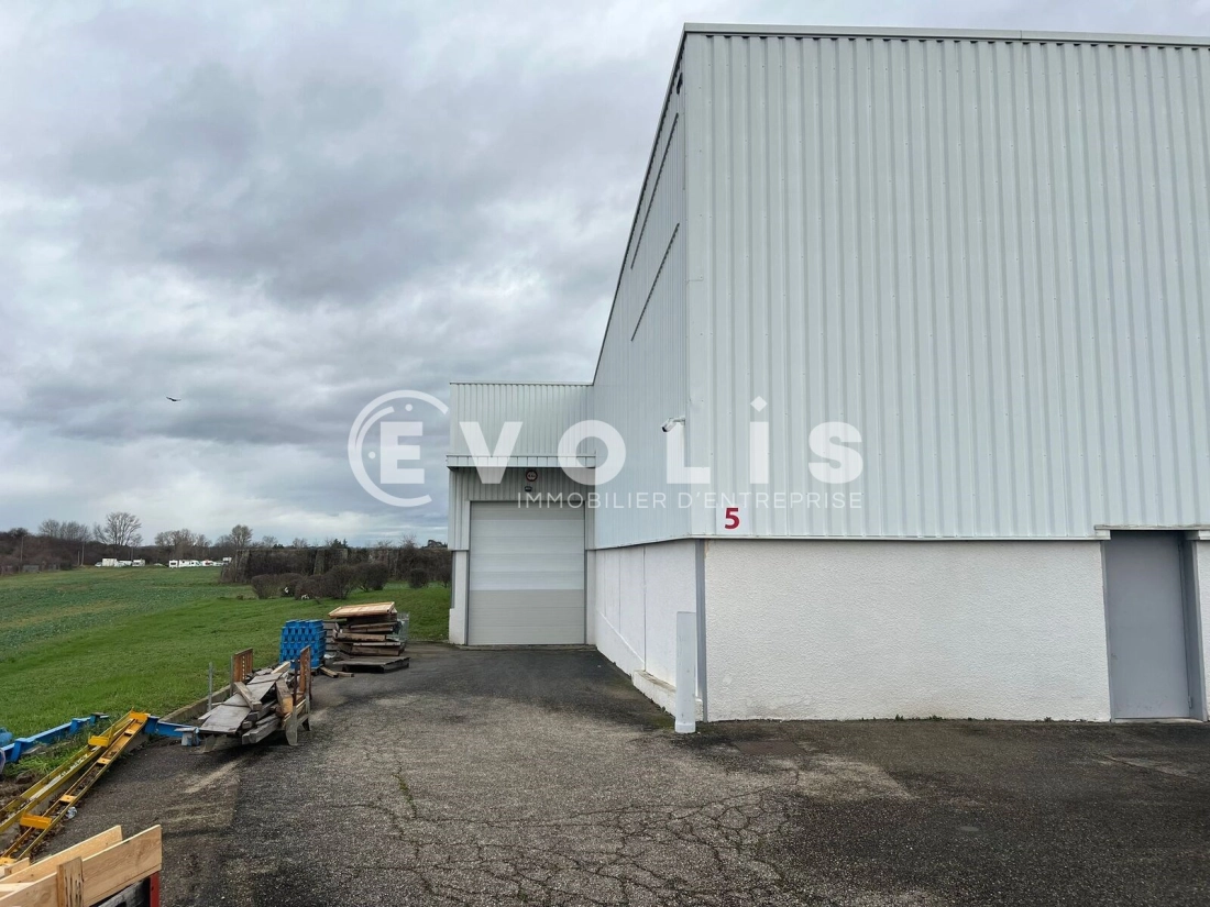 Photo 4 – vente Entrepôts / activités	CHASSIEU (69680)