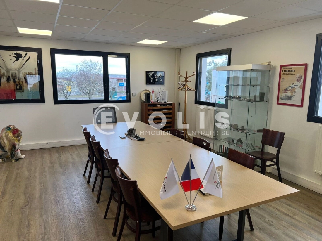 Photo 14 – vente Entrepôts / activités	CHASSIEU (69680)