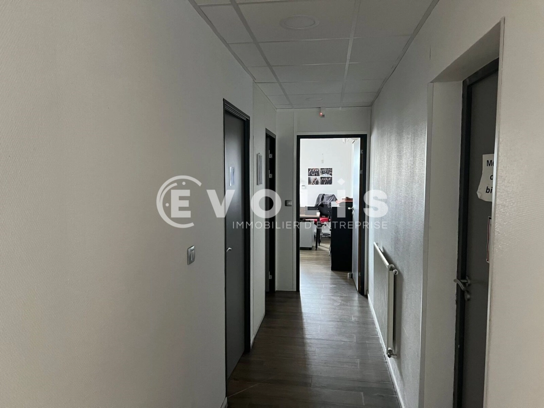 Photo 13 – vente Entrepôts / activités	CHASSIEU (69680)