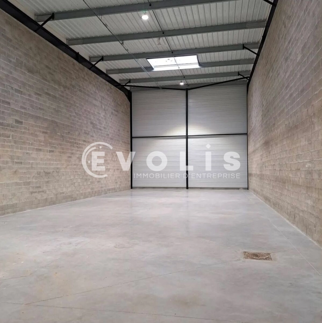 Photo 1 – location Entrepôts / activités	BAILLY ROMAINVILLIERS (77700)