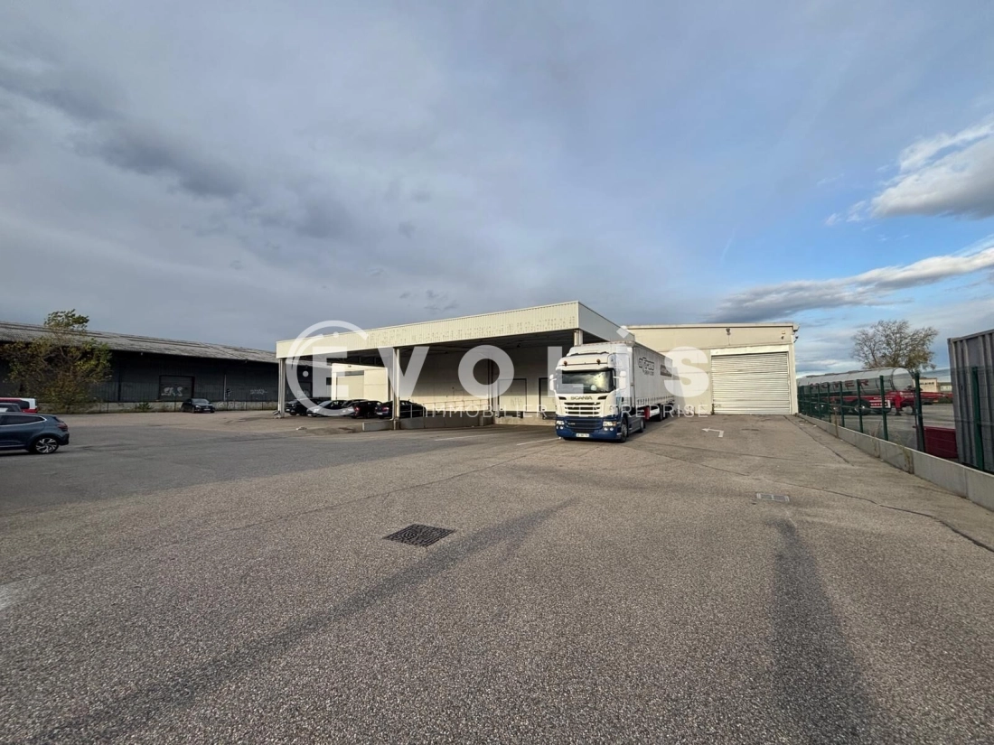 Photo 1 – location Entrepôts / activités	VENISSIEUX (69200)