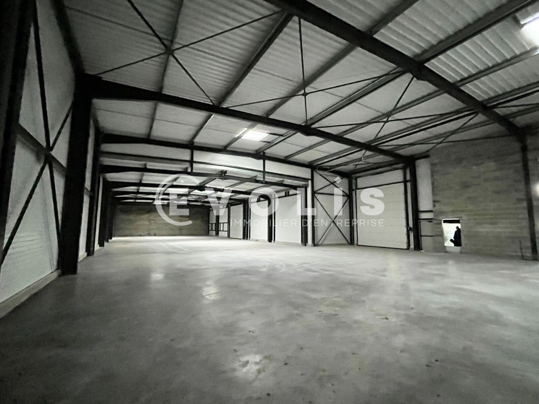 Photo 2 – location Entrepôts / activités	BASSENS (33530)