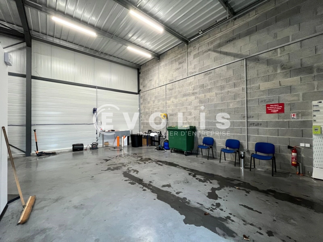 Photo 5 – location Entrepôts / activités	VILLENAVE D'ORNON (33140)