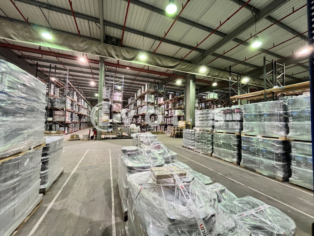 Photo 3 – location Entrepôts / activités	CANEJAN (33610)