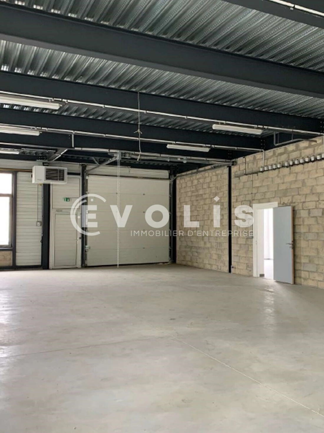 Photo 3 – vente Entrepôts / activités	TREMBLAY EN FRANCE (93290)