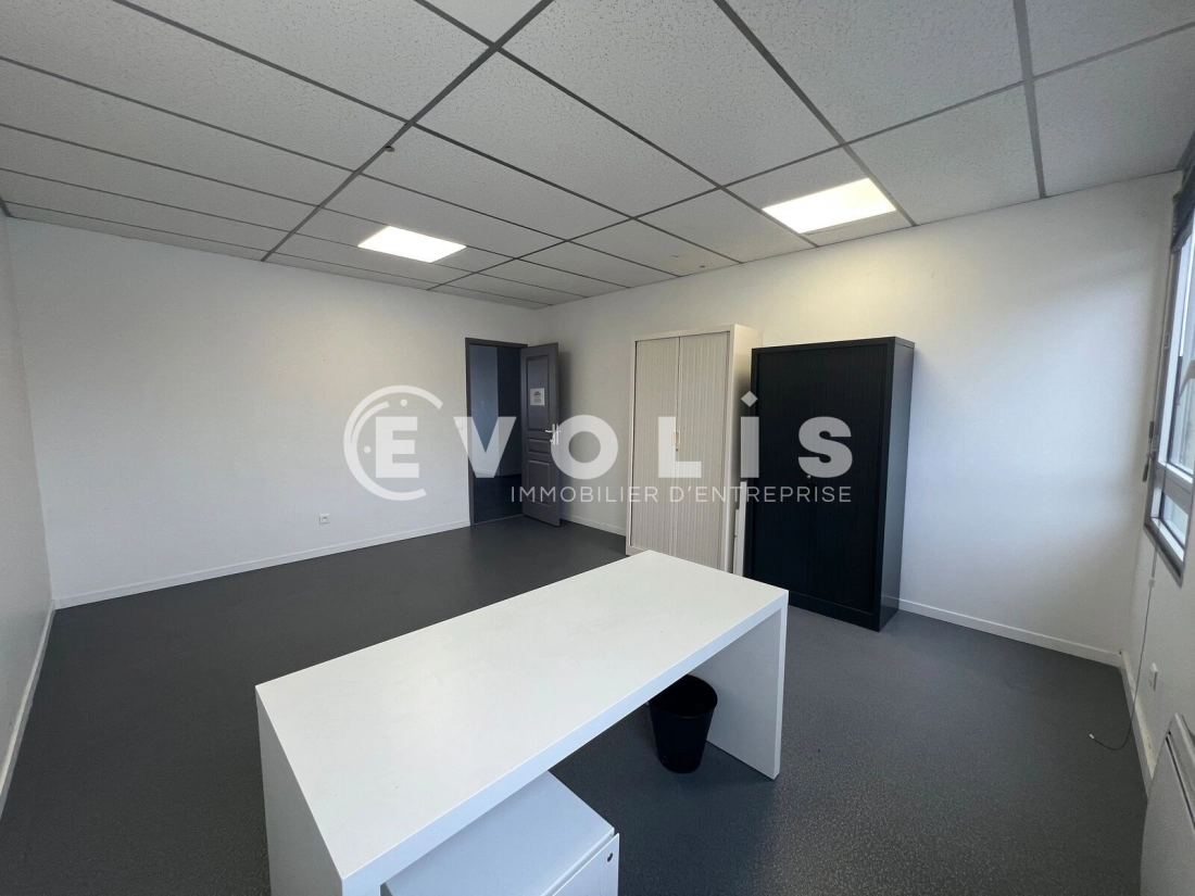Photo 8 – vente bureaux	RIS ORANGIS (91130)