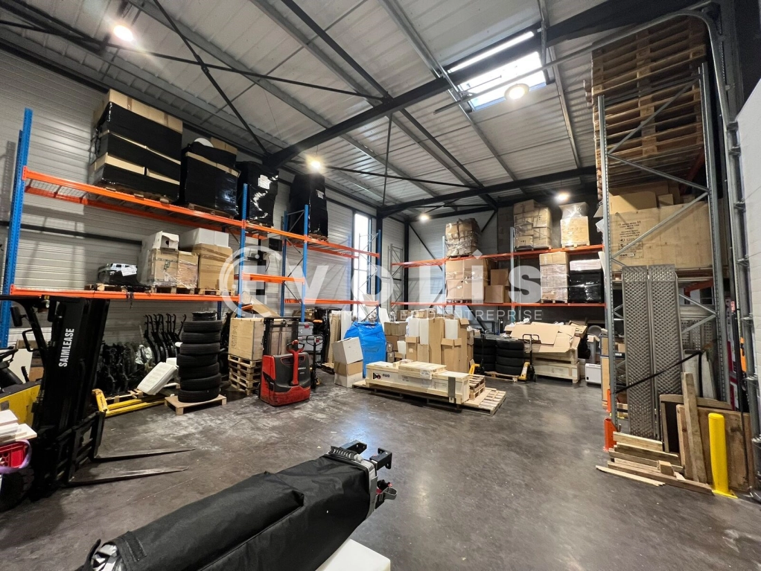 Photo 1 – location Entrepôts / activités	COLOMBIER SAUGNIEU (69124)