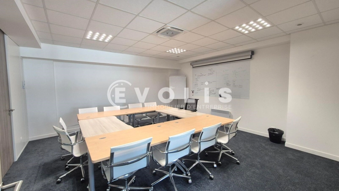 Photo 7 – vente Entrepôts / activités	SERRIS (77700)