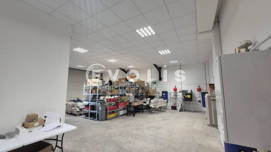 Photo 3 – vente Entrepôts / activités	SERRIS (77700)