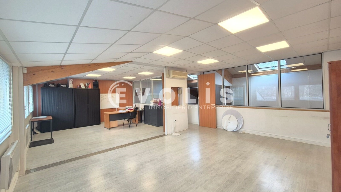 Photo 5 – vente Entrepôts / activités	EMERAINVILLE (77184)