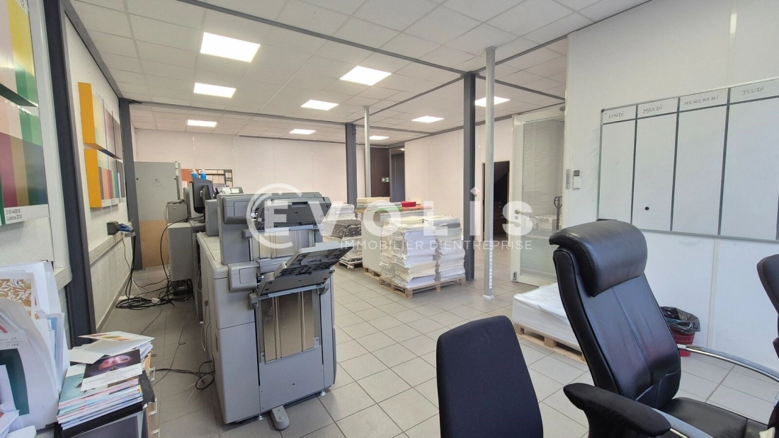 Photo 15 – vente Entrepôts / activités	EMERAINVILLE (77184)