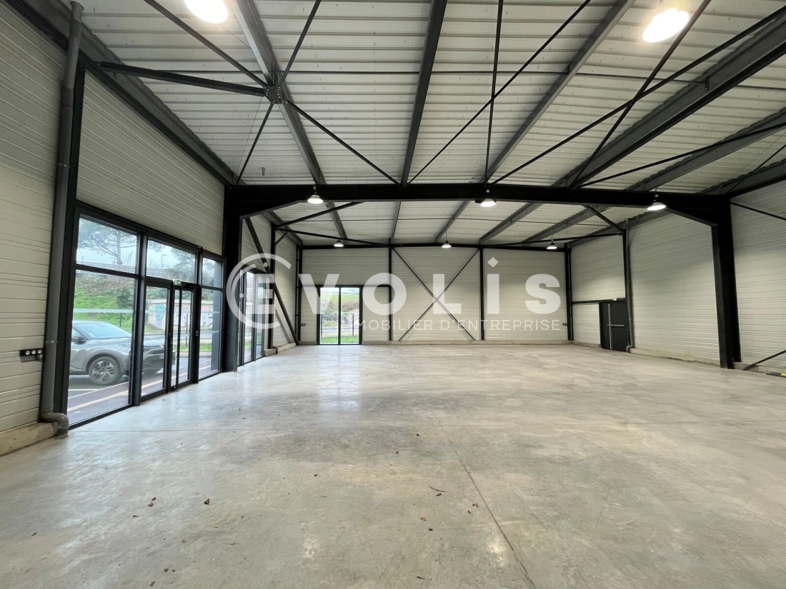 Photo 2 – location Entrepôts / activités	VILLENAVE D'ORNON (33140)