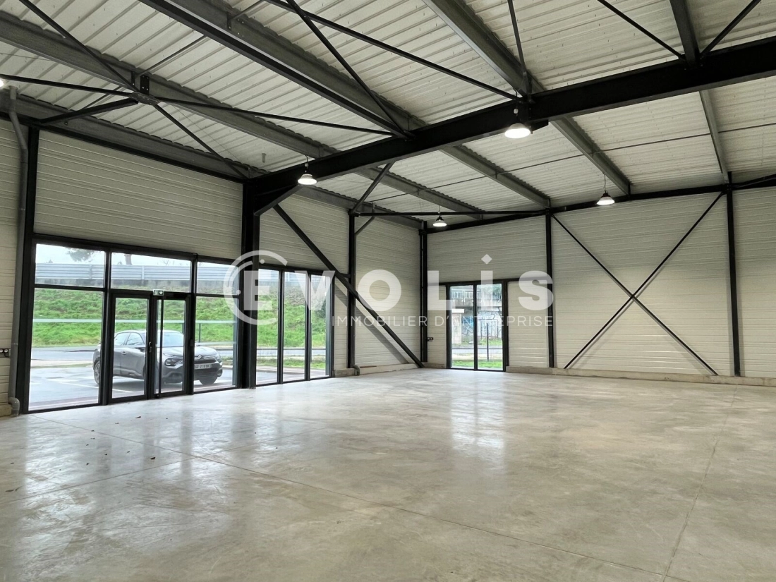 Photo 8 – location Entrepôts / activités	VILLENAVE D'ORNON (33140)