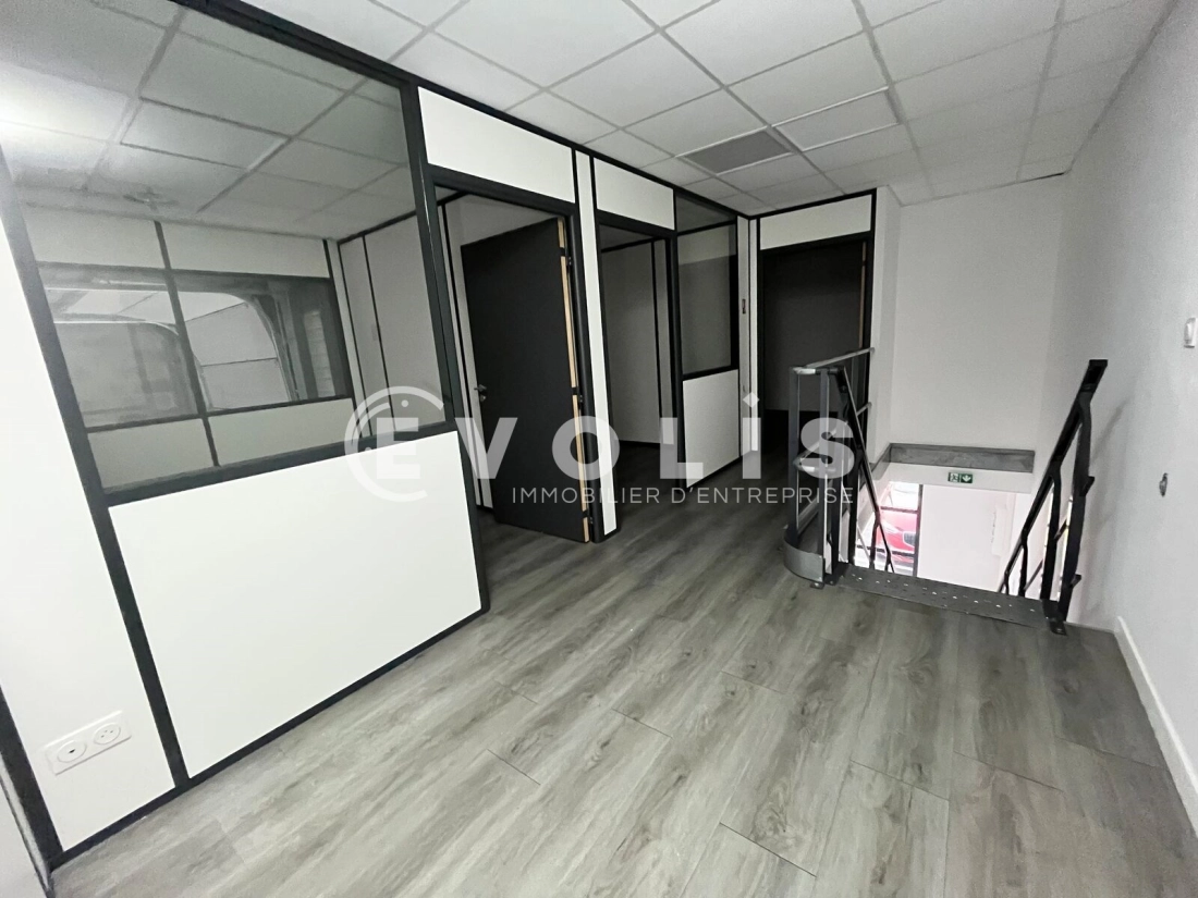 Photo 8 – location Entrepôts / activités	VILLENAVE D'ORNON (33140)