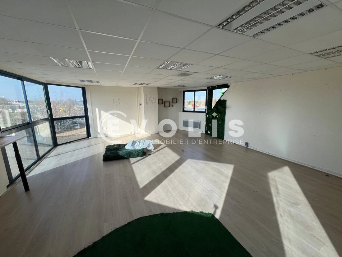 Photo 10 – location bureaux	COMBS LA VILLE (77380)