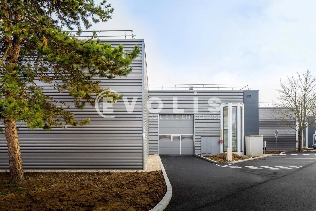 Photo 2 – location Entrepôts / activités	SAINTE GENEVIEVE DES BOIS (91700)