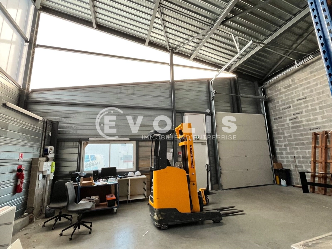 Photo 6 – location Entrepôts / activités	LE TAILLAN MEDOC (33320)