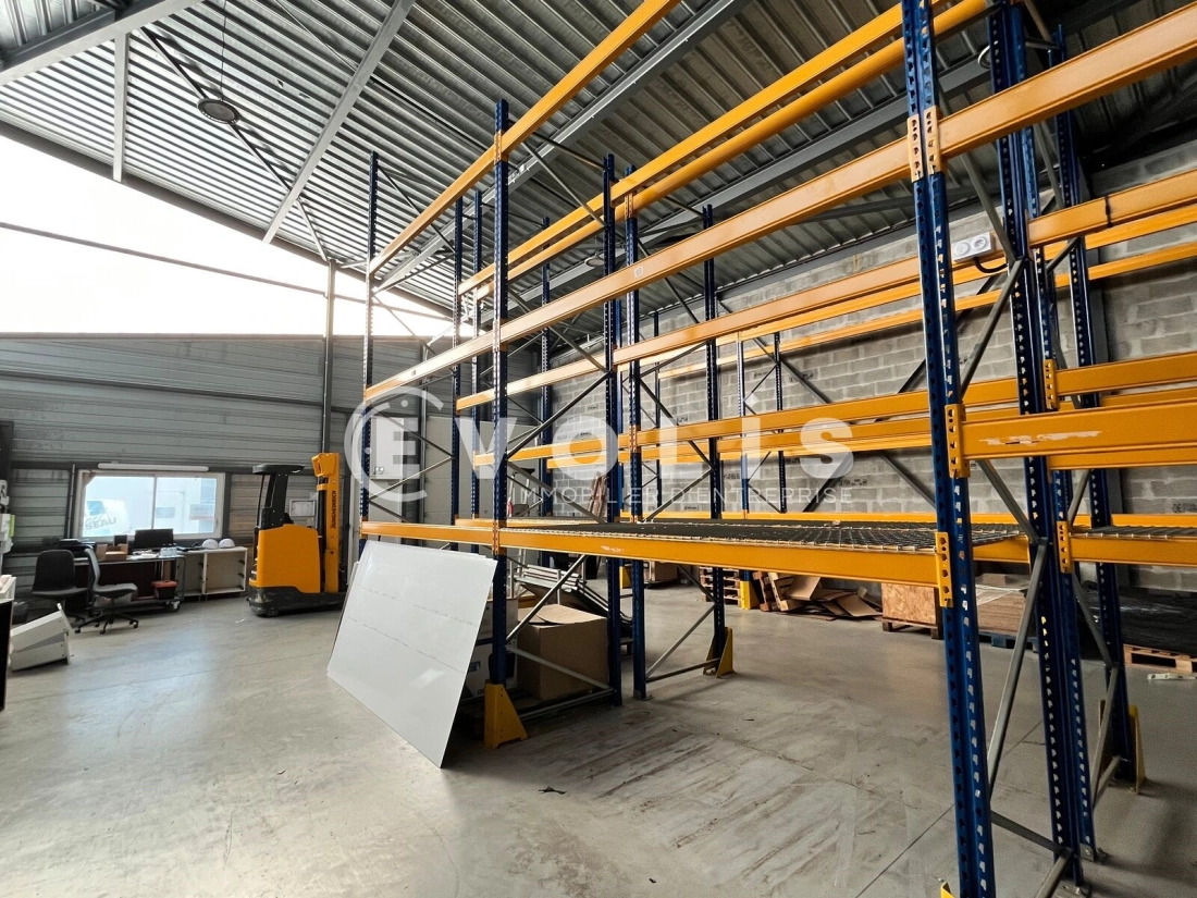 Photo 5 – location Entrepôts / activités	LE TAILLAN MEDOC (33320)