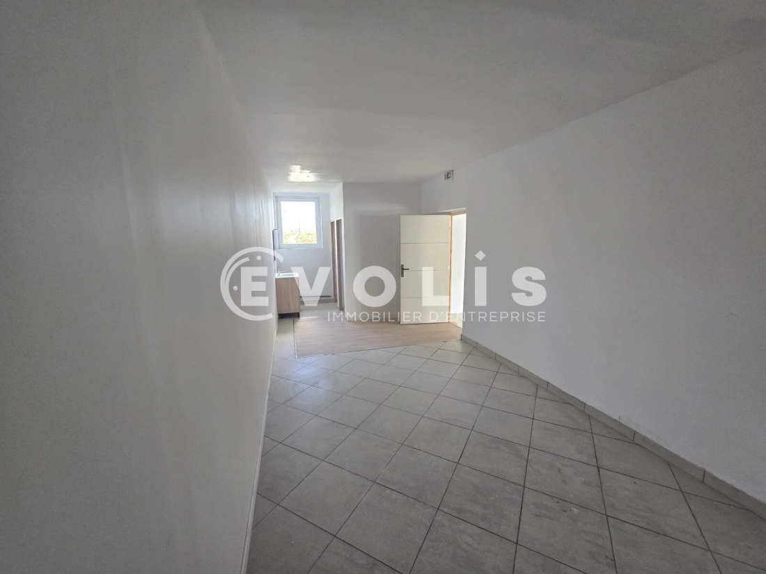 Photo 5 – location Entrepôts / activités	ETAMPES (91150)