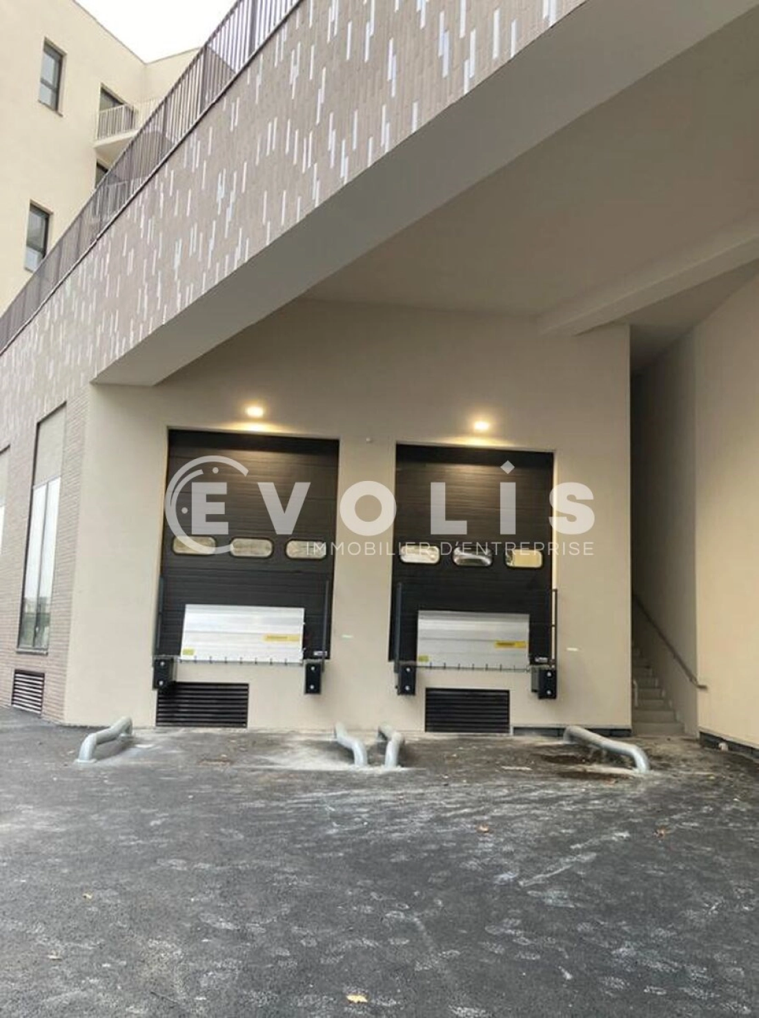 Photo 2 – location Entrepôts / activités	IVRY SUR SEINE (94200)