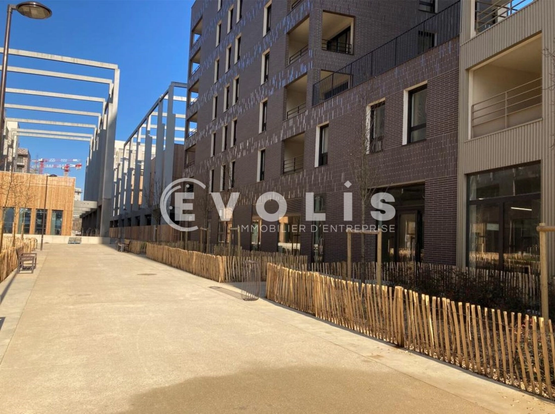 Photo 3 – location Entrepôts / activités	IVRY SUR SEINE (94200)