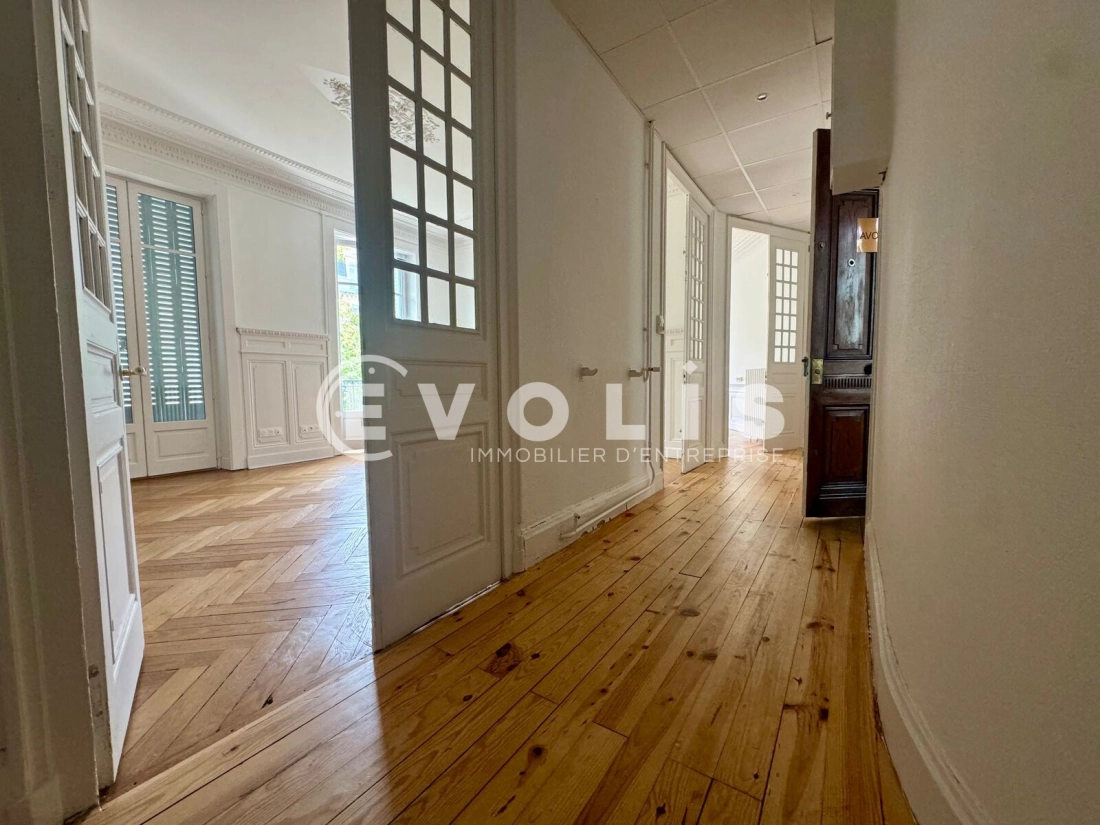 Photo 3 – location bureaux	LYON (69007)