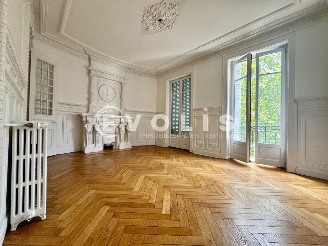 Photo 2 – location bureaux	LYON (69007)