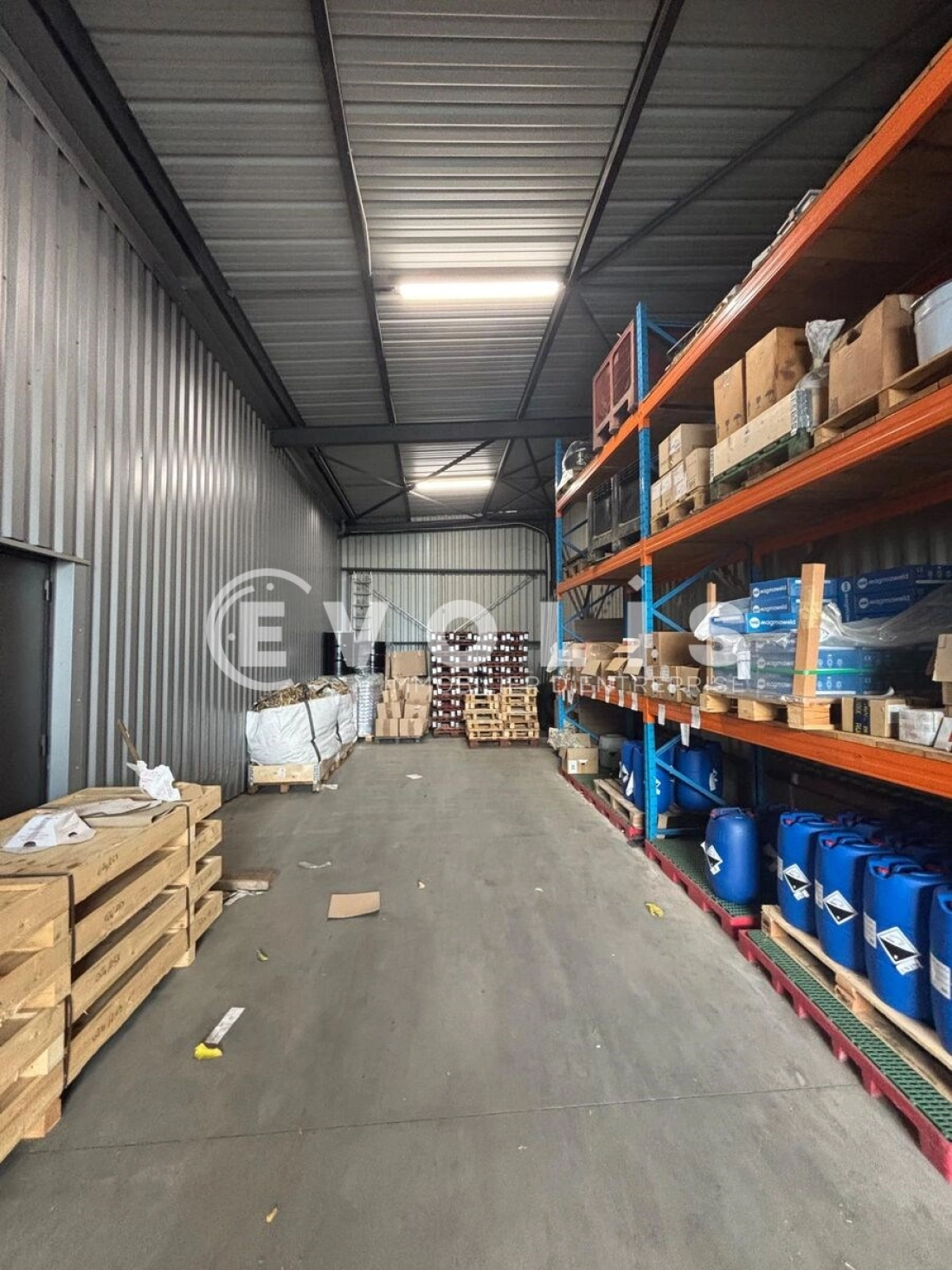 Photo 8 – location Entrepôts / activités	CHAPONOST (69630)