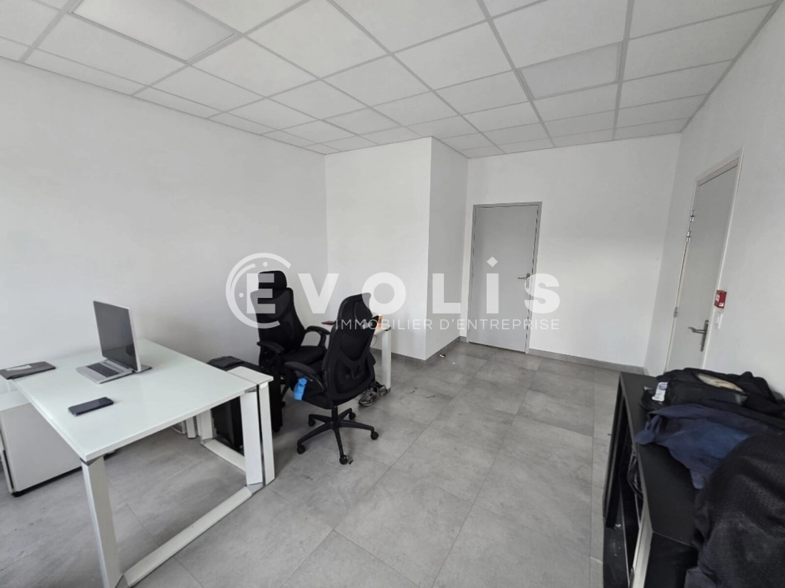 Photo 6 – location Entrepôts / activités	ETRECHY (91580)