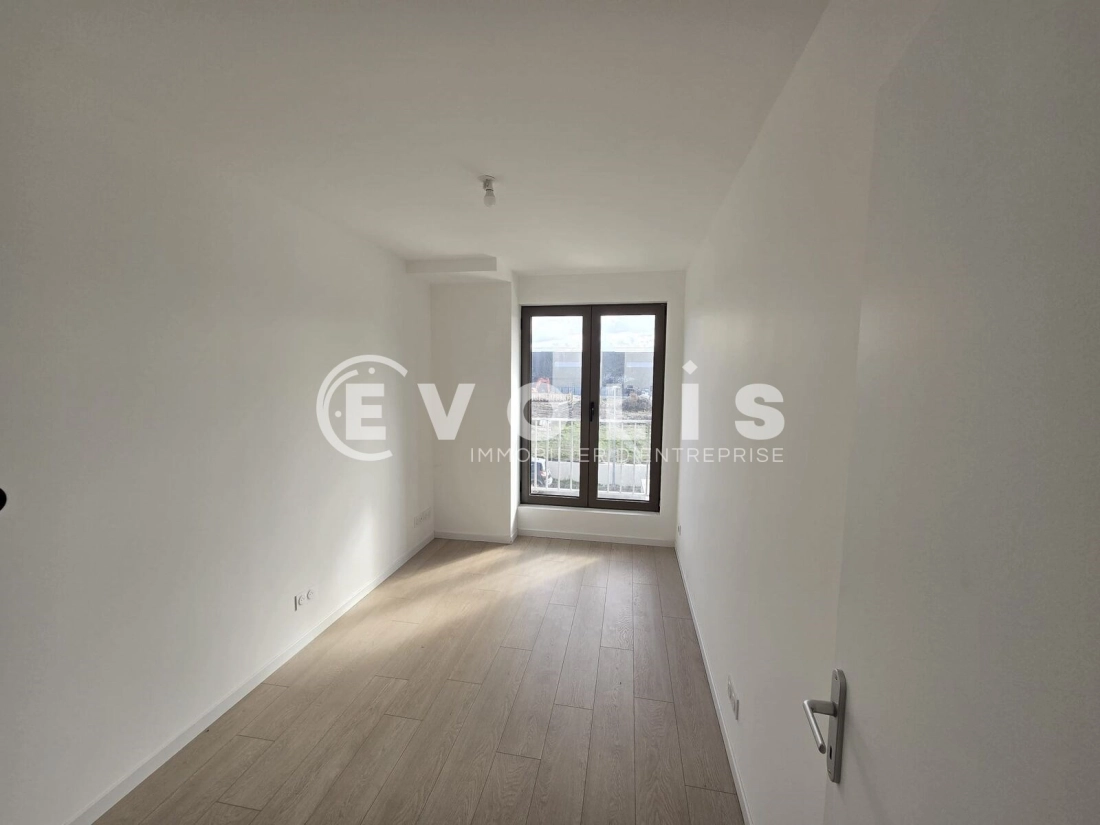 Photo 7 – location Entrepôts / activités	ETRECHY (91580)