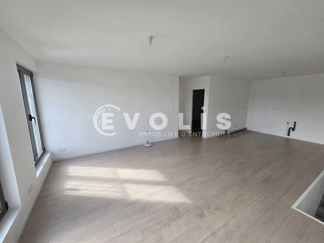 Photo 5 – location Entrepôts / activités	ETRECHY (91580)