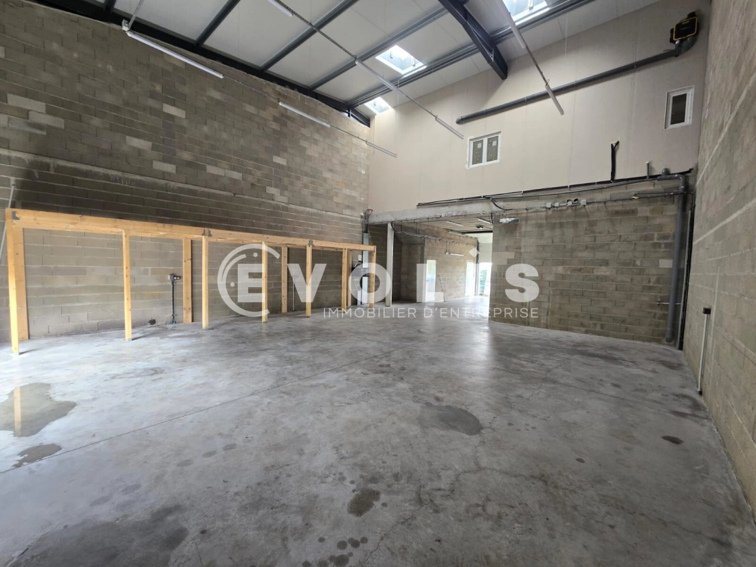 Photo 2 – location Entrepôts / activités	ETRECHY (91580)