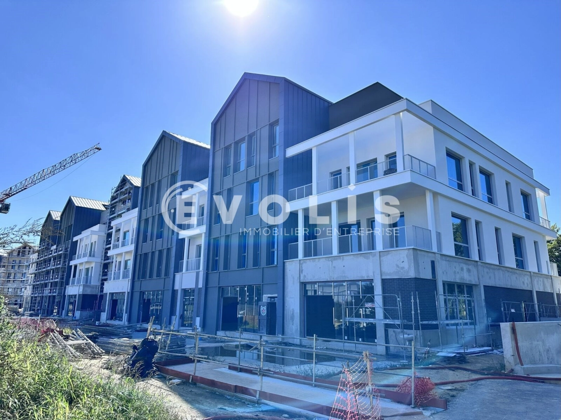 Photo 11 – location Locaux commerciaux	SERRIS (77700)