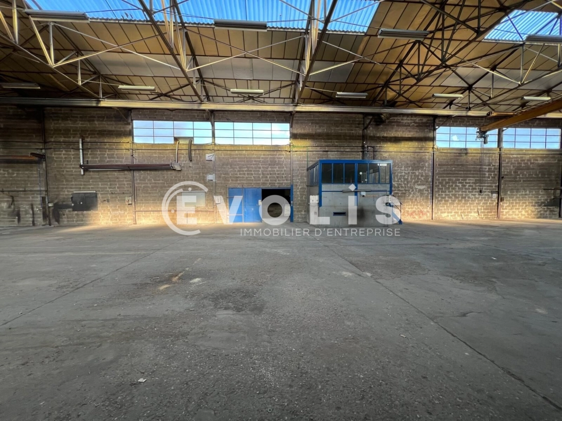 Photo 2 – vente Entrepôts / activités	RILLIEUX LA PAPE (69140)