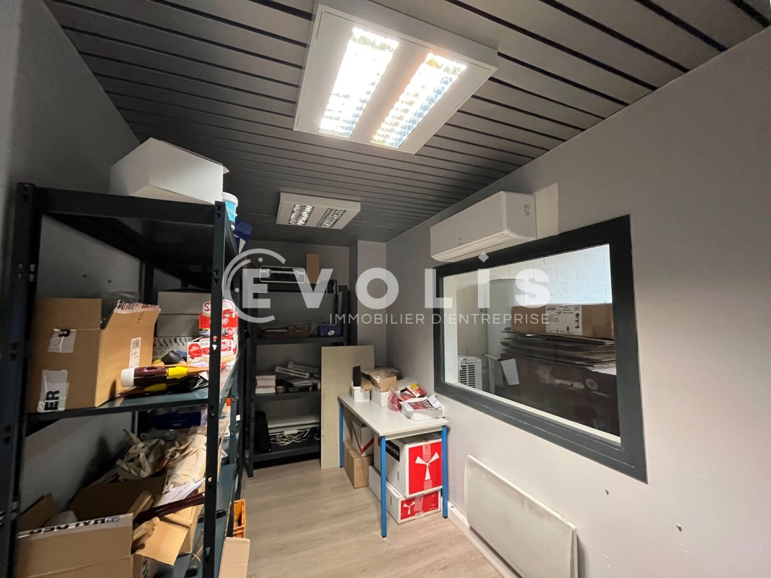 Photo 10 – location Entrepôts / activités	DECINES CHARPIEU (69150)