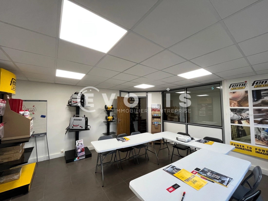 Photo 14 – location Entrepôts / activités	DECINES CHARPIEU (69150)