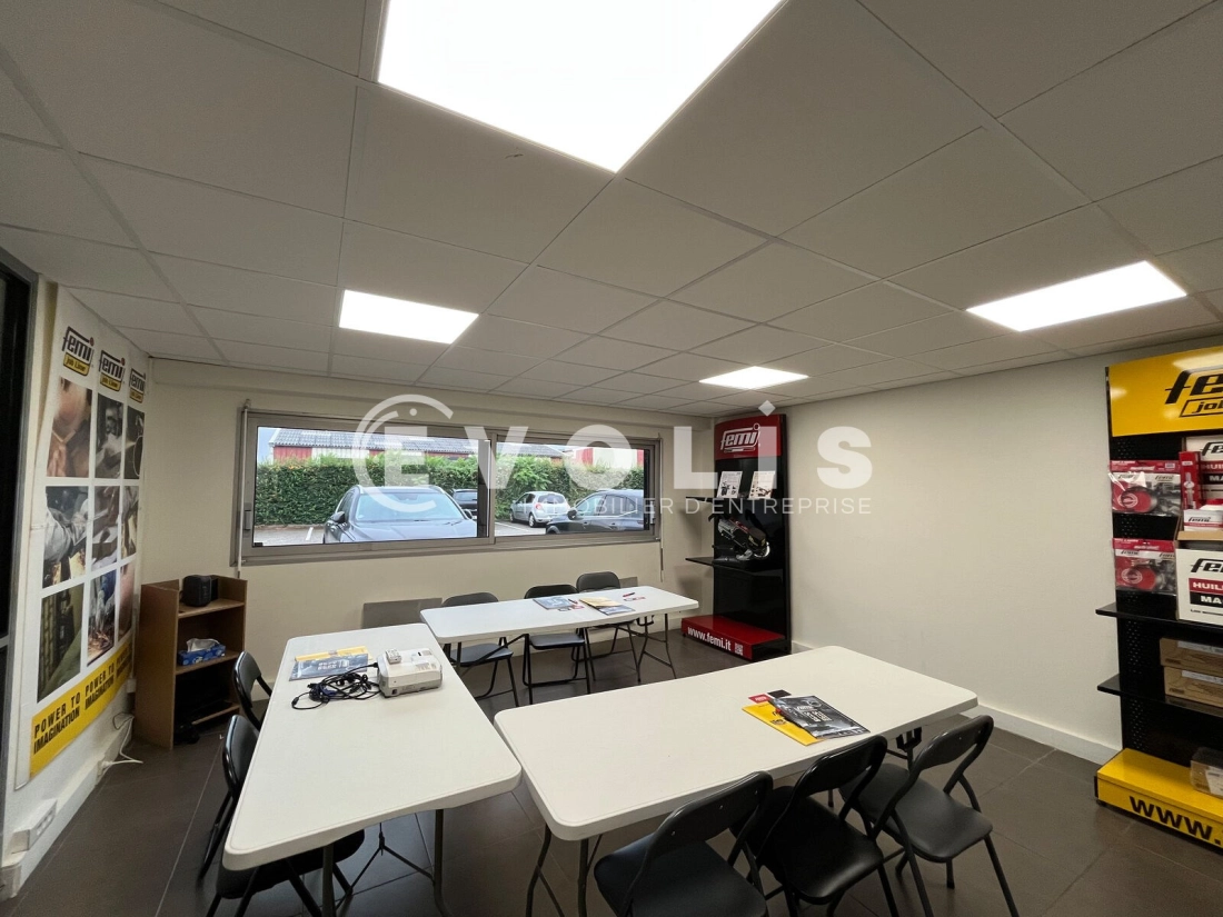Photo 15 – location Entrepôts / activités	DECINES CHARPIEU (69150)