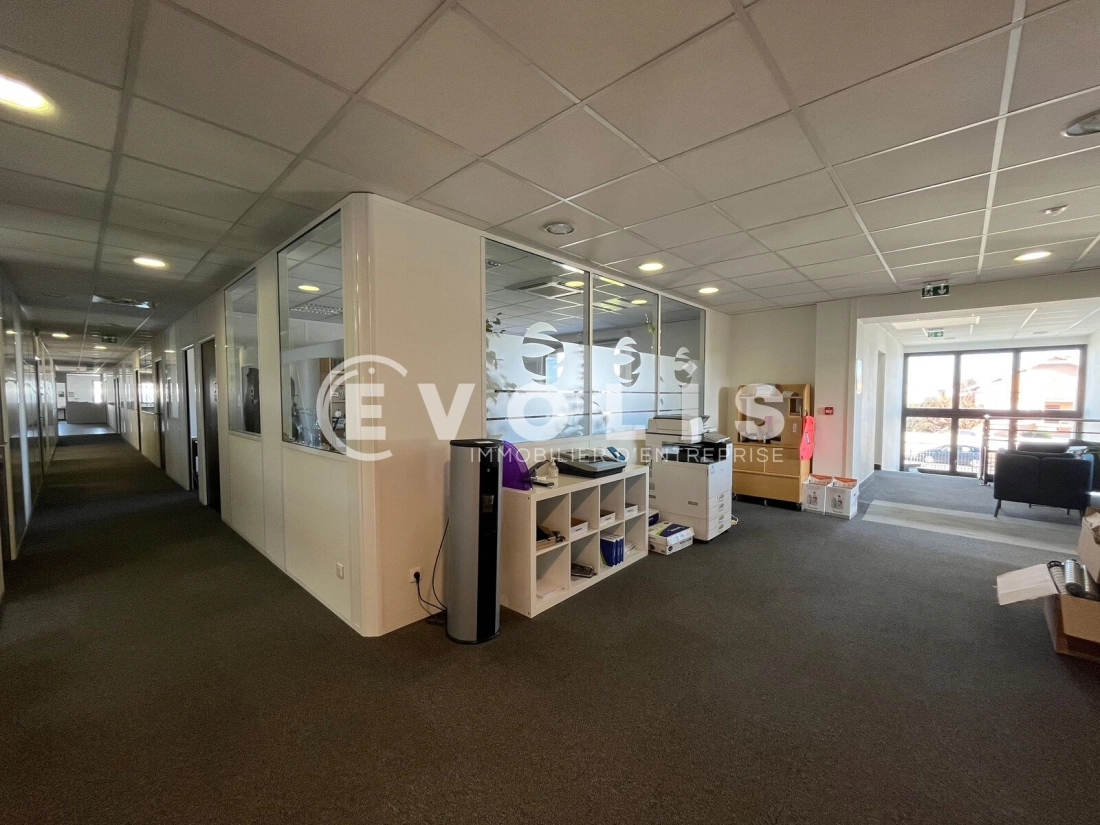 Photo 13 – location Entrepôts / activités	VAULX EN VELIN (69120)