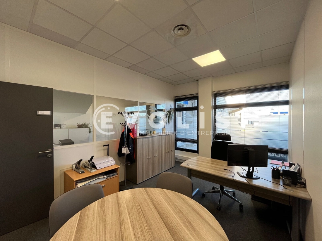 Photo 9 – location Entrepôts / activités	VAULX EN VELIN (69120)