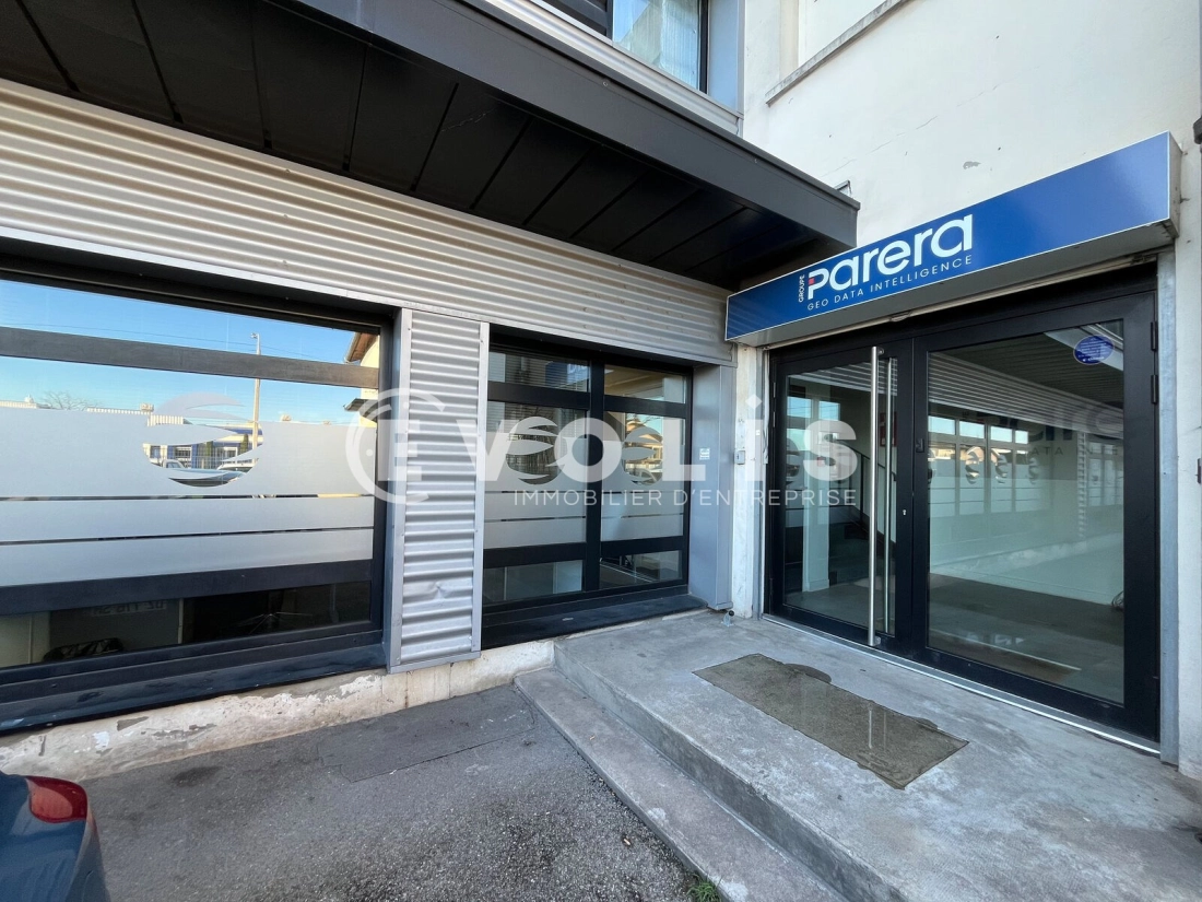 Photo 5 – location Entrepôts / activités	VAULX EN VELIN (69120)