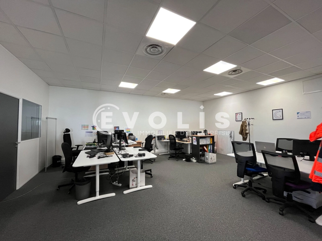 Photo 8 – location Entrepôts / activités	VAULX EN VELIN (69120)