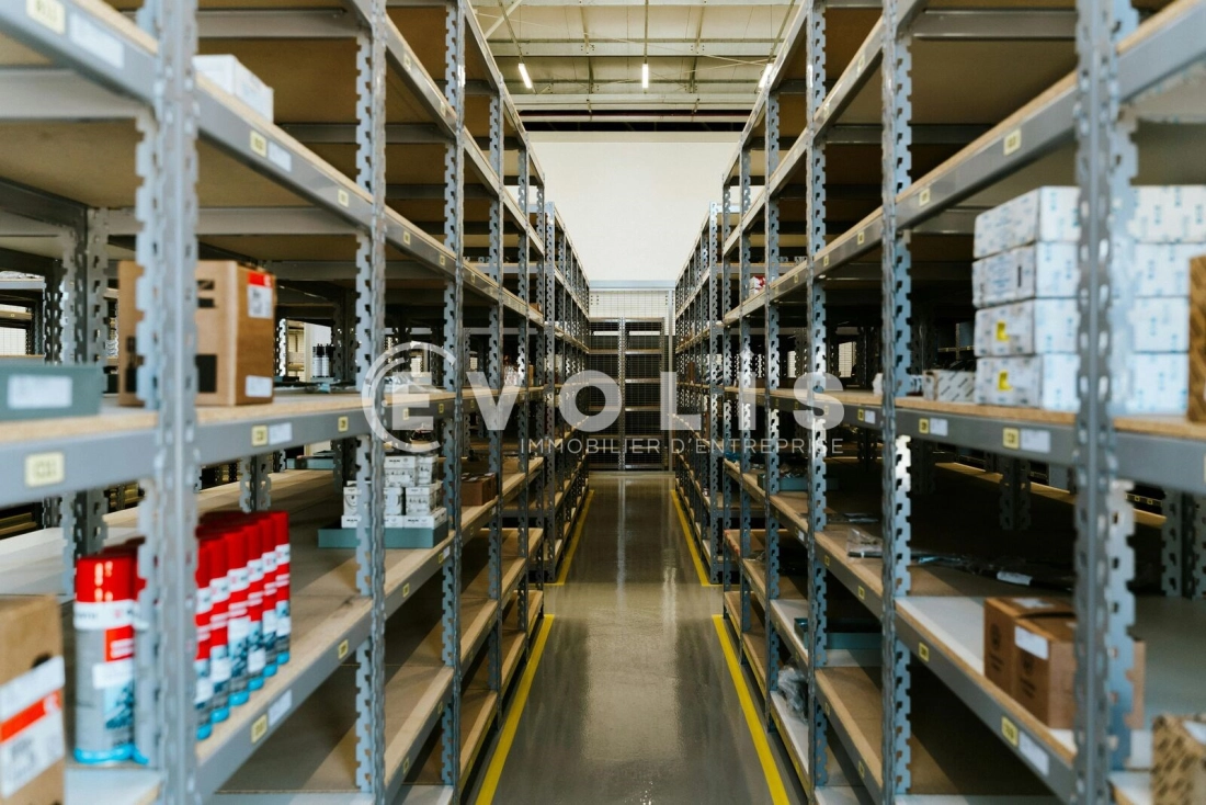 Photo 2 – location Entrepôts / activités	POMPIGNAC (33370)